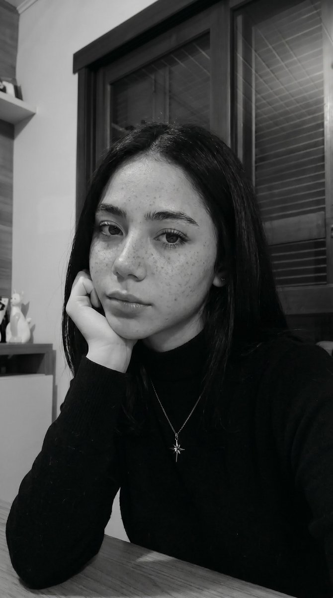 Laraasilvara tweet picture