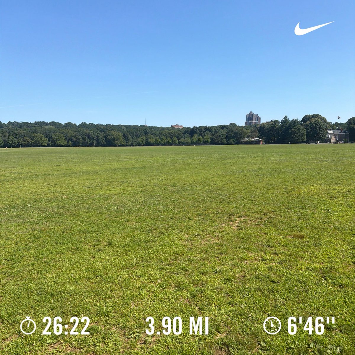 iBE_K's tweet photo. The grass gets greener. Persistence = Growth 

#Nike #Run #Nature #Fitness https://t.co/BV1tL0BXj2