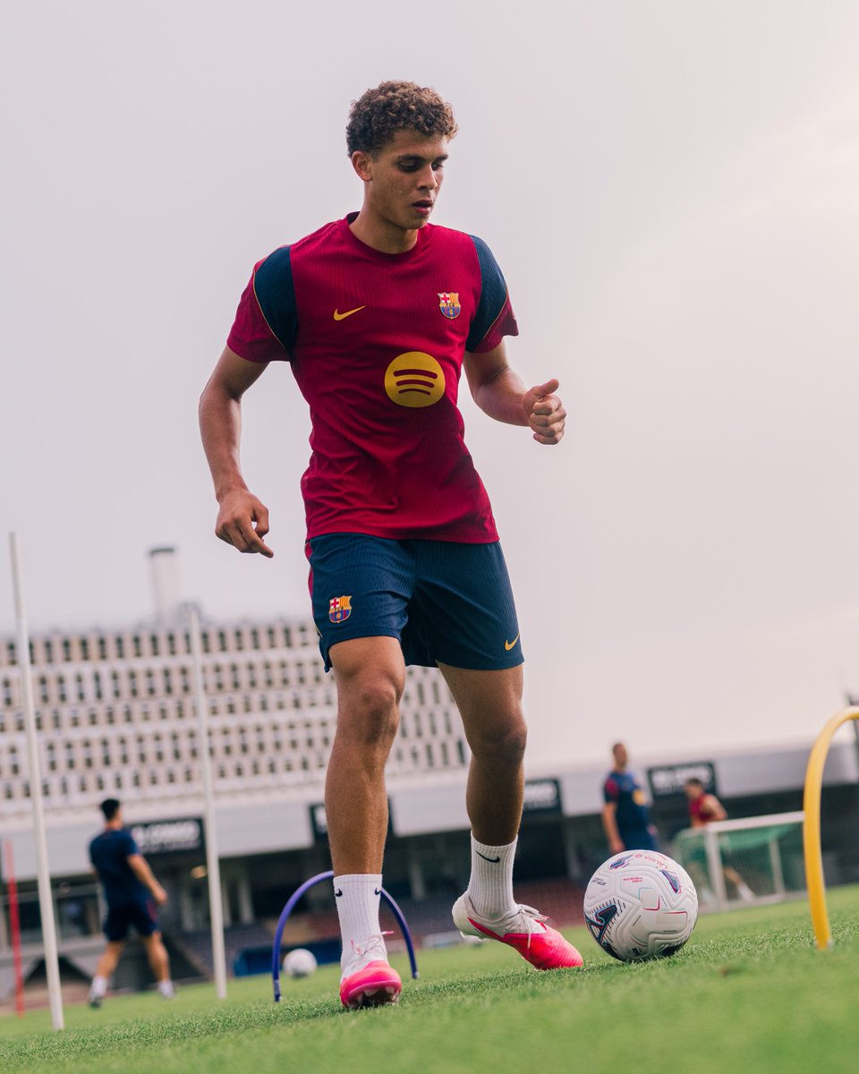 FCBarcelona's tweet photo. Hamzaaaaaaaaa https://t.co/MRU0jmiShF