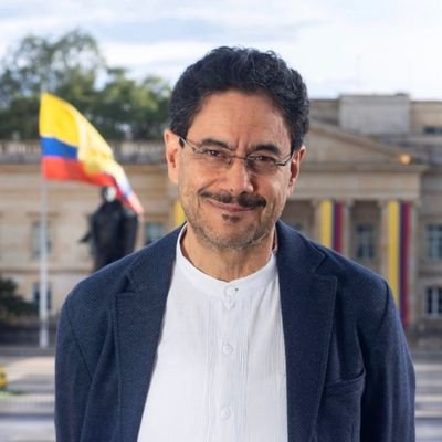 SamV1543906's tweet photo. El verdadero Presidente de Colombia, elegido por colombianos y no por mafias extranjeras https://t.co/qYd8IMoGn0