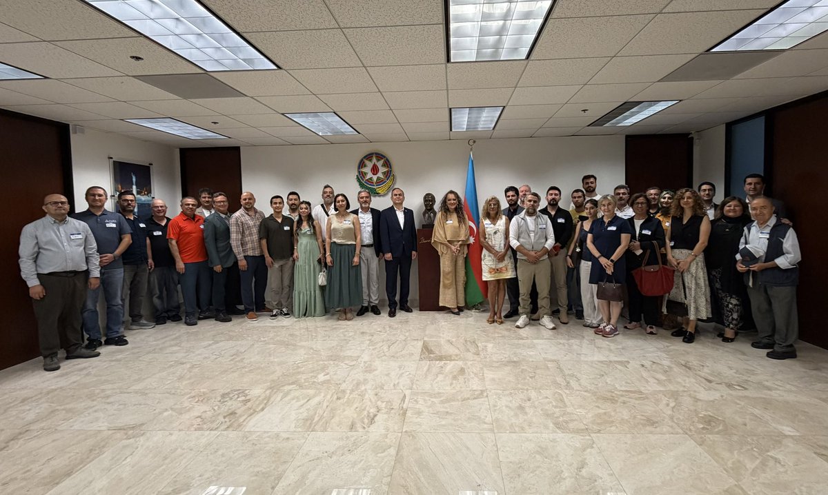 azconsulatela's tweet photo. Glad to host Azerbaijani and Turkish businesspeople once again for another TurkNet gathering. Each meeting further strengthens our friendship, expands professional networks, and creates new opportunities for cooperation.

Special thanks to TurkNet and our Consulate General staff and interns for organizing the event.

#AzerbaijanTürkiyeUnitedStates 🇦🇿🇹🇷🇺🇸