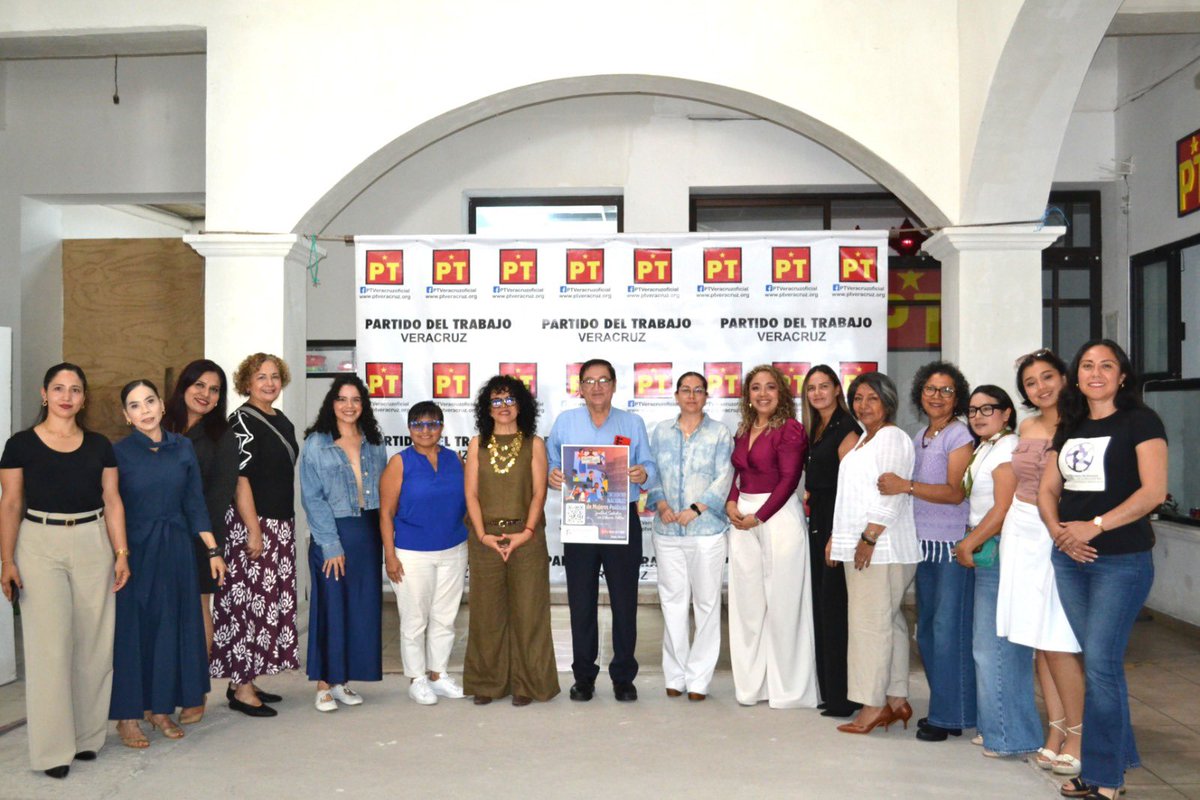 RedParidad_Ver's tweet photo. 📍Inician las reuniones de invitación al 5.º Encuentro Nacional de Mujeres Políticas Mexicanas.

Integrantes del Capítulo Veracruz de la Red Nacional de Mujeres Defensoras de la Paridad en Todo visitan dirigencias estatales de partidos políticos para invitarlas su inauguración. https://t.co/ADBy78tsGw