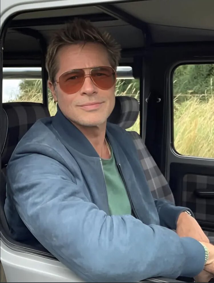 BradPitt4ever's tweet photo. You never truly know what someone is going through behind the smile they wear. Some people are fighting battles they never talk about. Be kind. Be patient. Be gentle. Your kindness may be the very thing that helps someone make it through the day. https://t.co/RI9Kb6j6N5