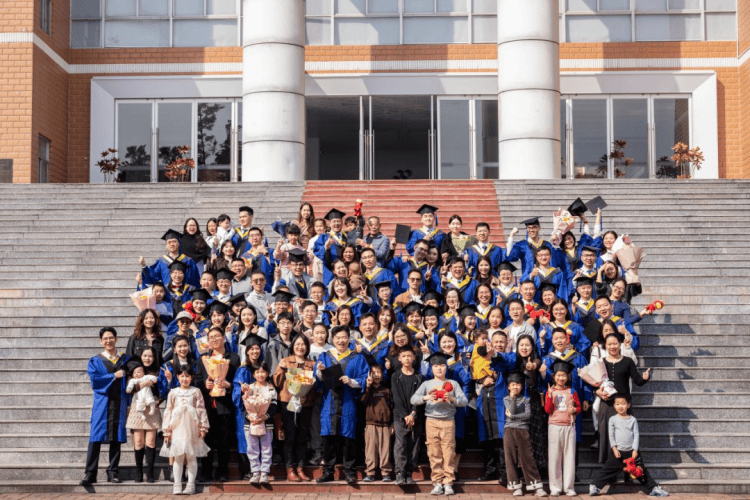 dyk1900's tweet photo. Can’t believe we’re finally done! Graduation day with my favorite people – memories I’ll carry forever. https://t.co/y3W31Mazdt