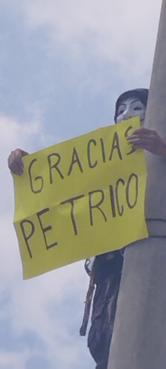 indignadocol1's tweet photo. Desde Cali 
¡Gracias Petro! https://t.co/6DW99JQKlh