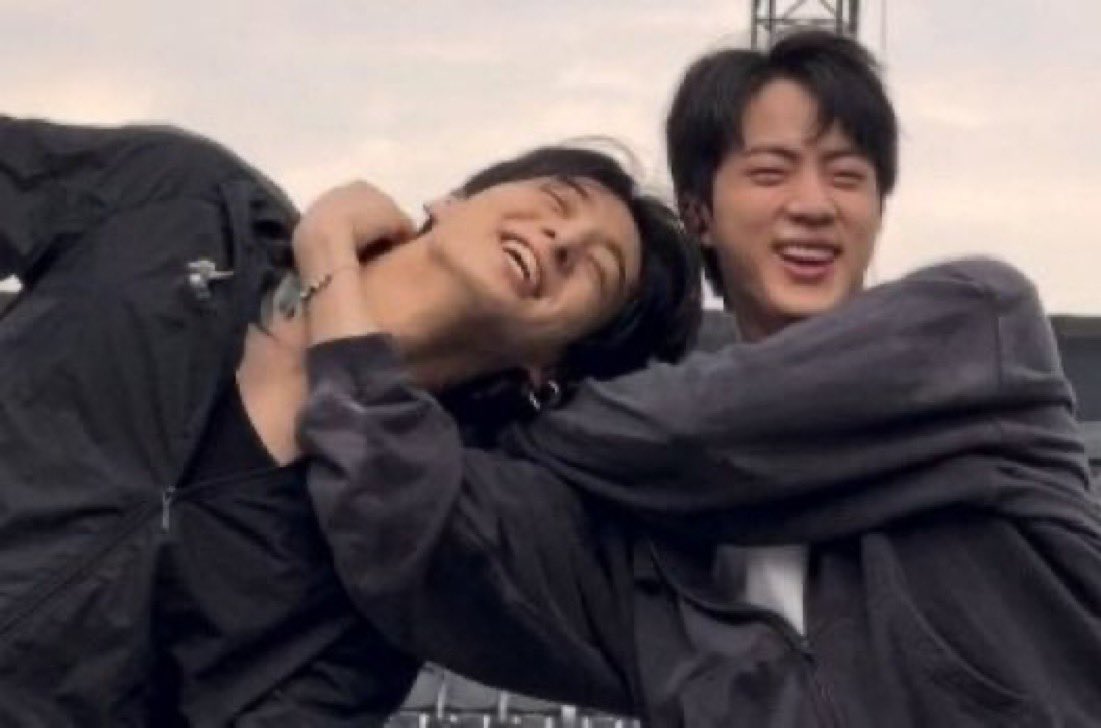 koogifs's tweet photo. jungkook’s jin hyung smile :( https://t.co/iz0sGg1nNw