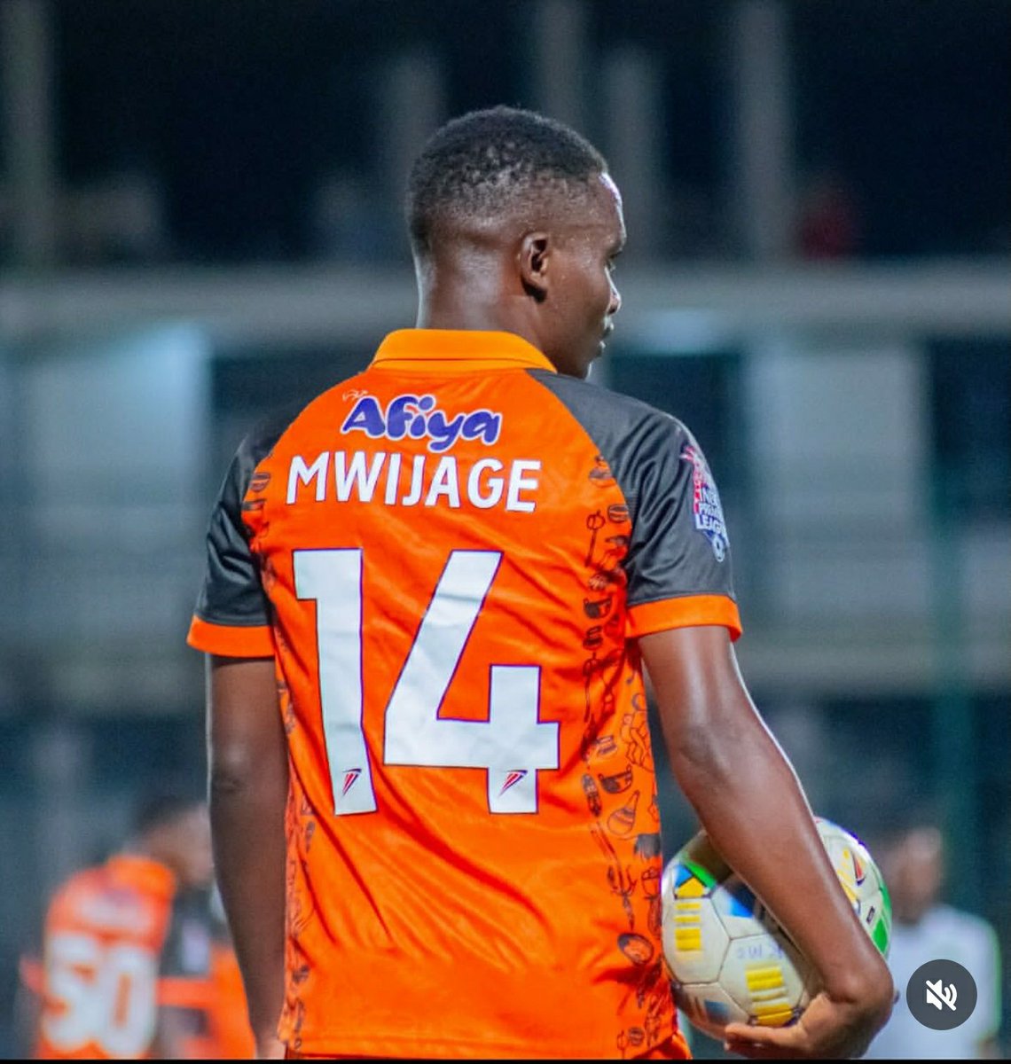 Iamfelixtz's tweet photo. 🚨 UPDATE - Mkataba wa Winga Erick Mwijage na Young Africans ni miaka miwili.

No worries, Kesho jioni  anatarajia kuwasili jijini Dar Es Salaam akitokea Bukoba ✈️🔰

Wazawa waliosajiliwa hadi sasa

✅ Juma Abushiri
✅ Hussein Mihambo 
✅ Mohamed Mussa
✅ Gamal
✅ Erick Mwijage https://t.co/HvocgBKWUp