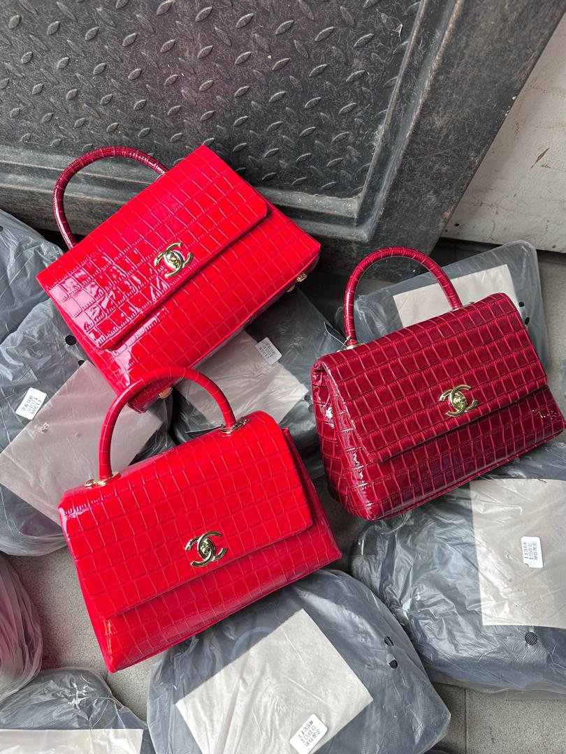 Julie_Soph's tweet photo. Patent rough skin bag

🏷️37,000 https://t.co/U5hrFoIOkS