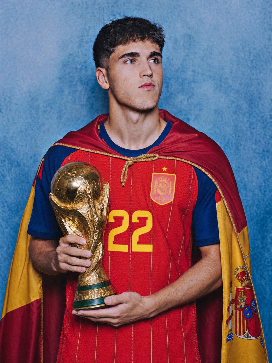 FCVarcelona5's tweet photo. @DarrylRMFC @RisingStarXI https://t.co/kizvV4Q7tS