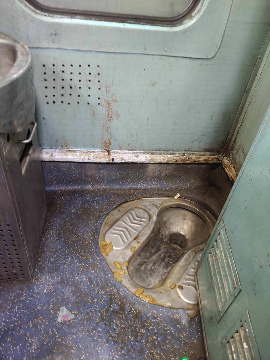 SubhankarIIMC's tweet photo. This is the current condition inside Purushottam Express (12802). Passengers are facing serious inconvenience. Kindly look into this matter and take immediate action.

@AshwiniVaishnaw @EastCoastRail #PurushottamExpress #IndianRailways https://t.co/eU4dZBtlLF
