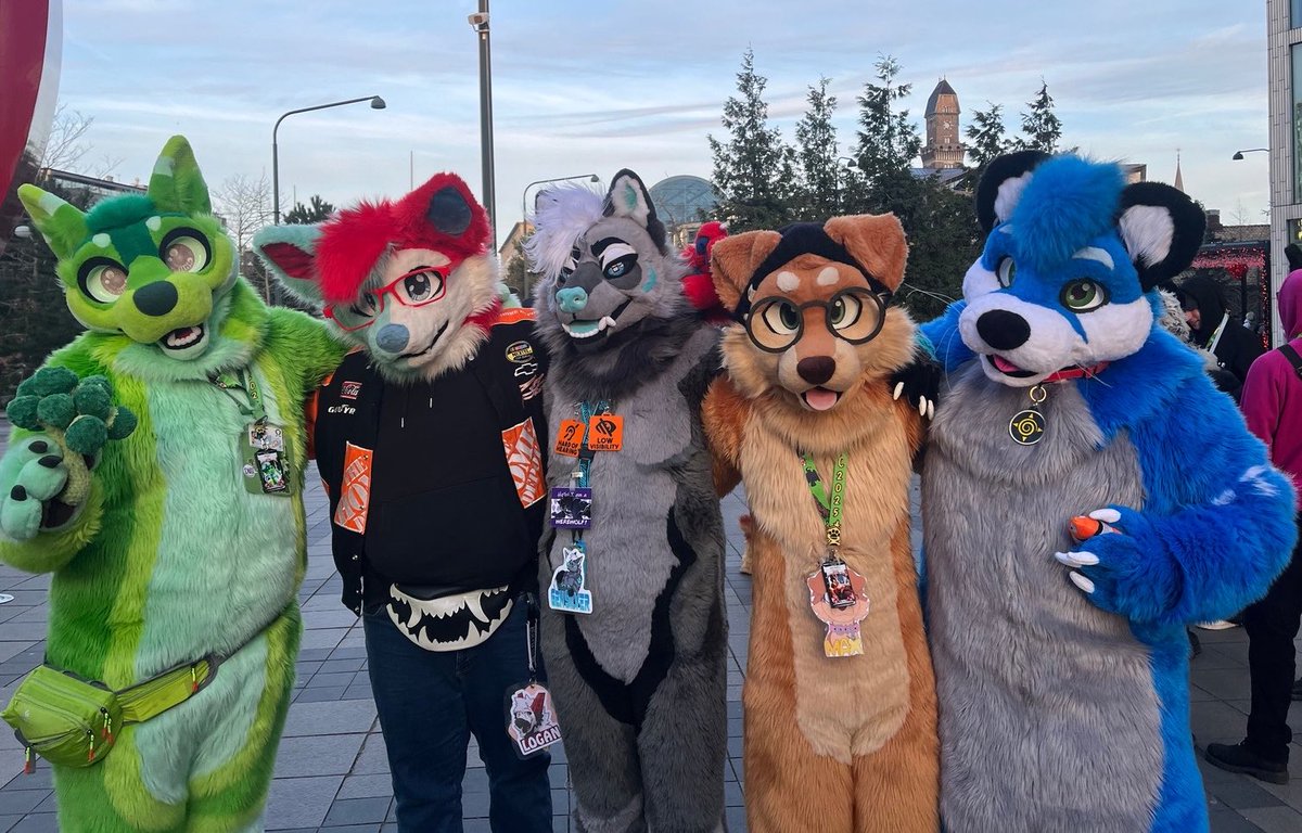 Max 🍞🐶 🔜 AWOO 🇦🇹 tweet media