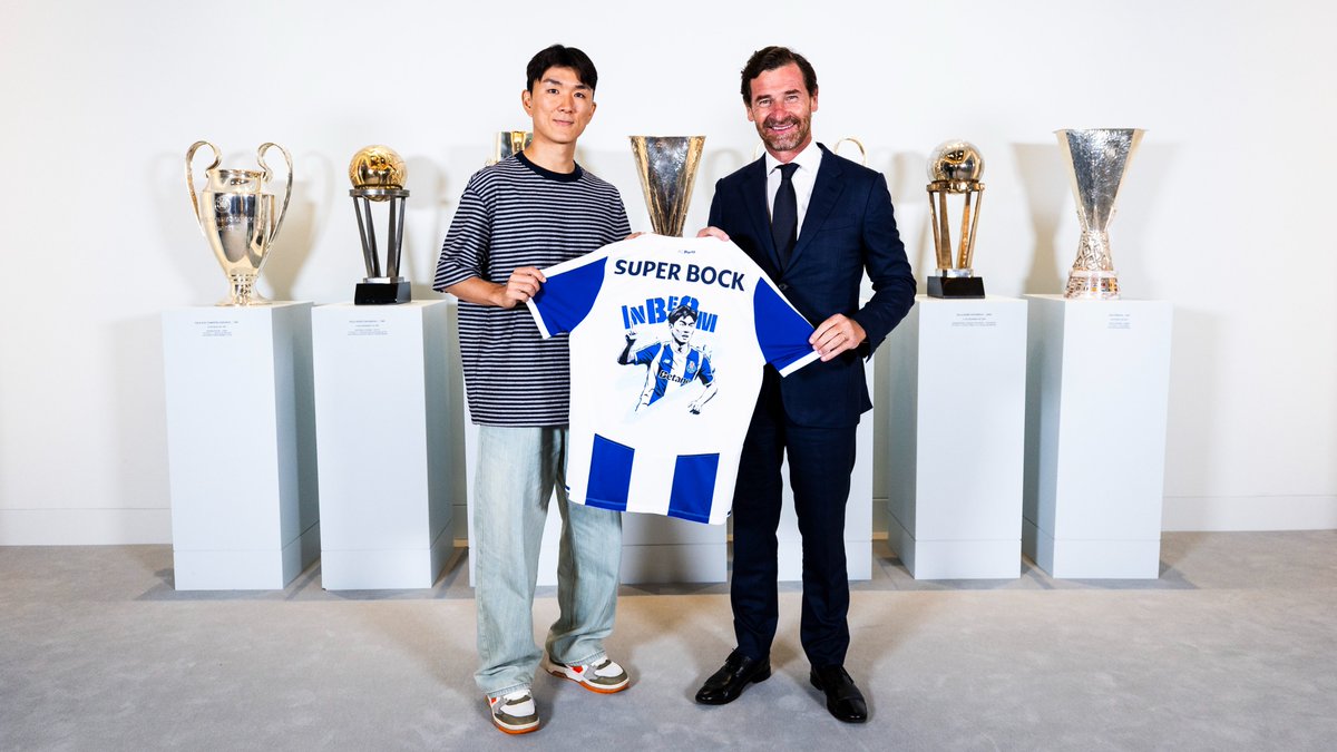 FCPorto's tweet photo. 🤝 Welcome, Hwang Inbeom 💙

#WelcomeInbeom https://t.co/Dddk0YMSdv