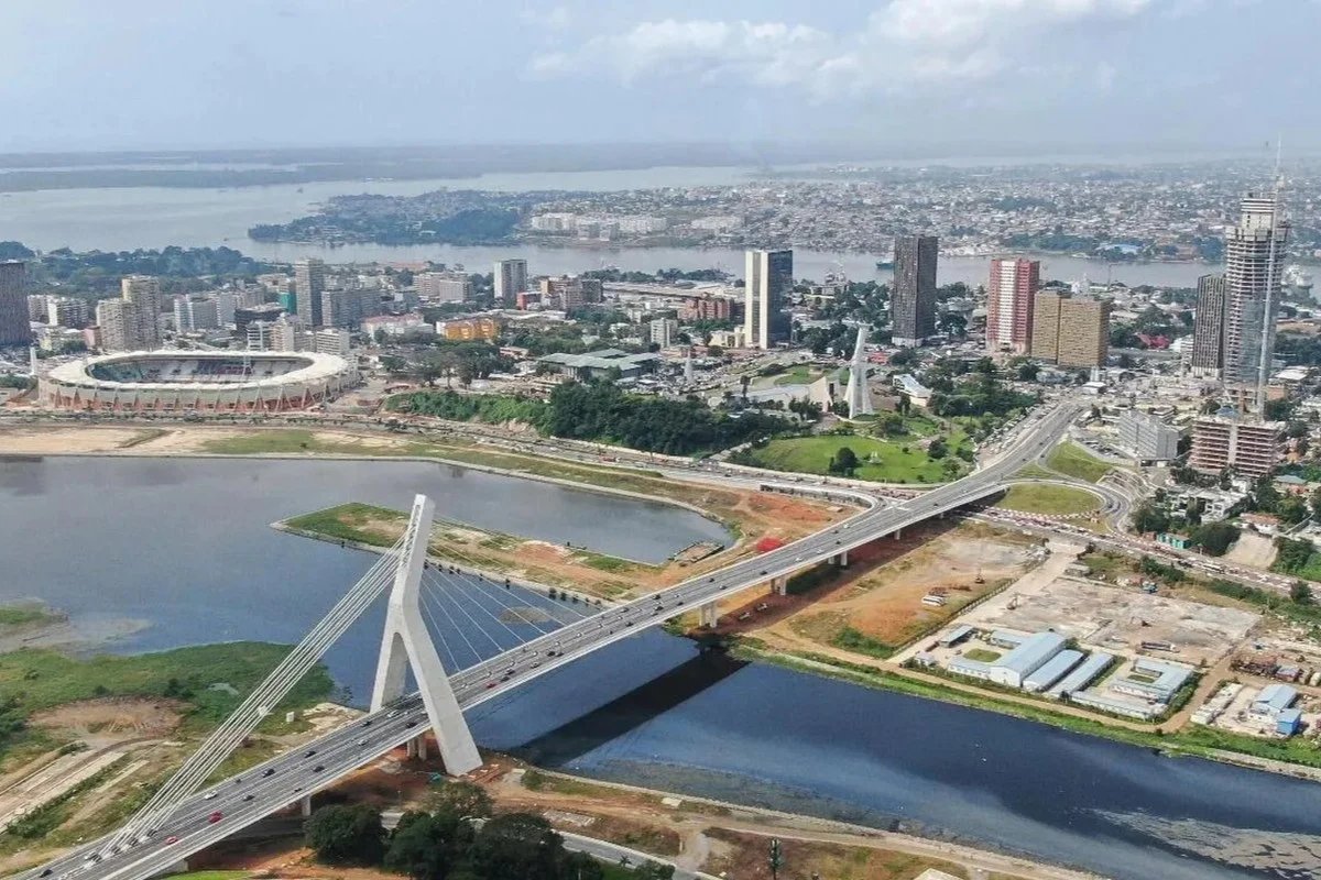 poaenglish's tweet photo. #China’s footprint in #Coted 'Ivoire is shifting from contractor to long-term stakeholder. After building iconic megaprojects like the Cocody Bridge &amp; Olympic Stadium, #Beijing is now investing directly in factories, pharma hubs, and a $209M tourist complex.
#PulseofAfrica #POA https://t.co/mzObrPPuZ4