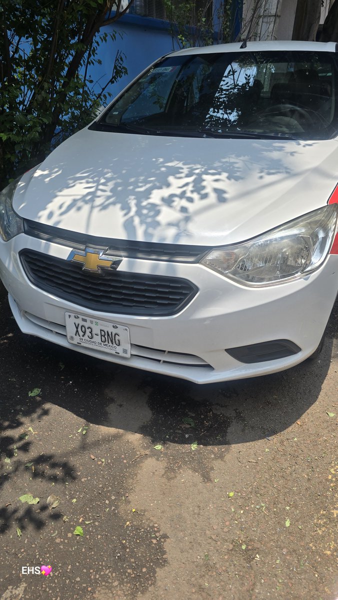 ErikaHSC's tweet photo. Carro abandonado de uber tiene mas de un mes con llantas ponchadas y golpeado. Lago Nyassa frente al no. 28 col. Granada 11520 @AlcaldiaMHmx . @UCS_GCDMX @LaSEMOVI @GobCDMX pieden apoyar a retiro. La empresa no tiene encierro para su flotilla de autos. https://t.co/7YbtYSn1SH