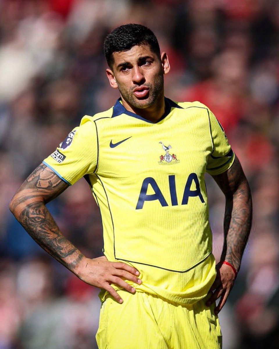 SpursArmyTweets's tweet photo. (🥇) 🚨 BREAKING: Cristian Romero has been OFFERED to Chelsea and is keen on the move. 😳

@HimothyReports https://t.co/7WNbkdhtHY