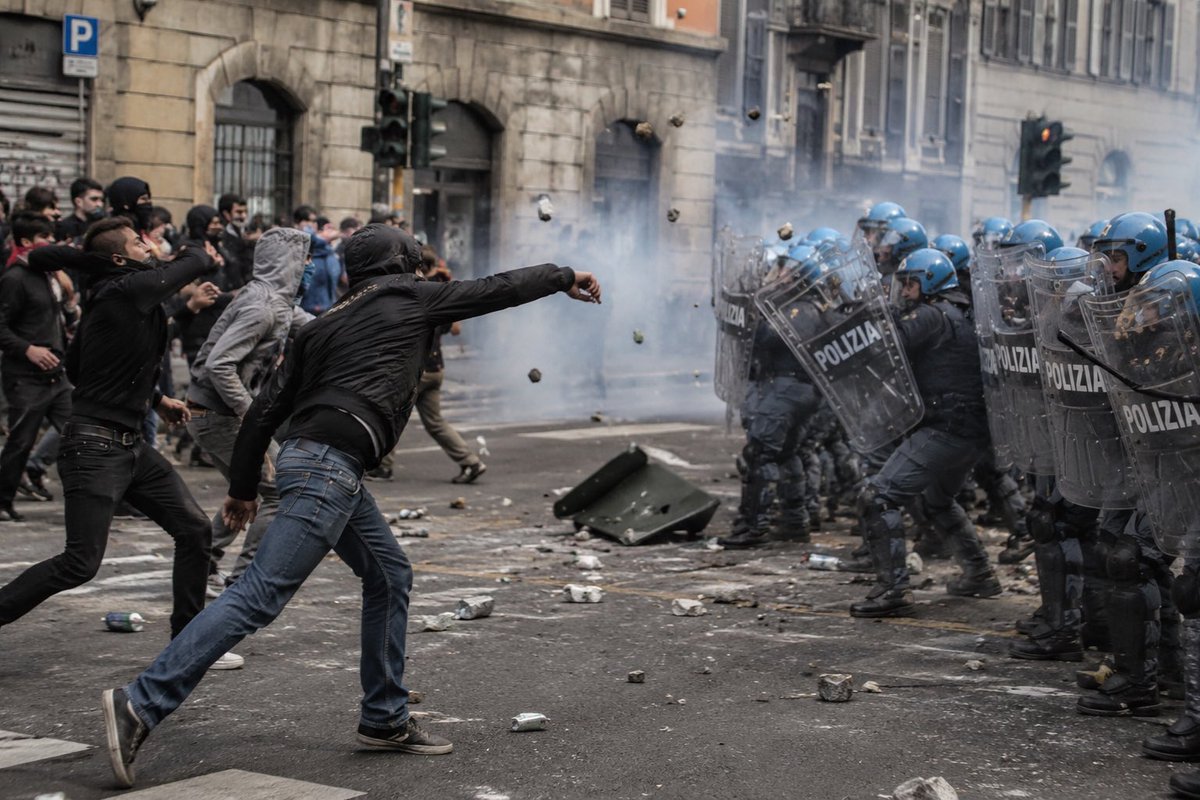 gri_il's tweet photo. Guerriglia a #Bologna, l’inettitudine del sindaco #Lepore, fomentatore dei disordini…
L’ordine e la giustizia arriveranno, come sempre…
Fatevene una ragione, zecche #comuniste.
#Bologna, fogna della sinistra!!! https://t.co/pSlTw67Y9m