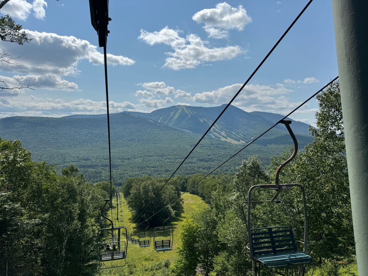 DesrochersLab's tweet photo. Having an amazing start to the Neurobiology of Cognition Gordon Conference! Took advantage of the beautiful weather to hike with the lab after the first couple of fantastic sessions 🧠🧪👩🔬 #WomenInScience #neuroscience https://t.co/ZADYkwbX9W