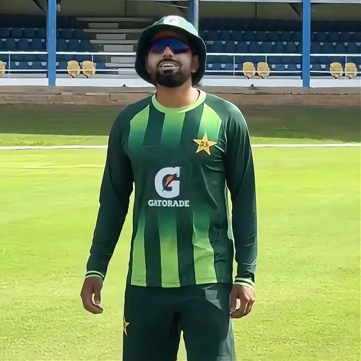pctcore's tweet photo. BABAR AZAM BEING NAUGHTY 🥹🤍

#babarazam #pakistancricket #pct #pcb #cricket #babar #pakistan https://t.co/d3iWvoREaI