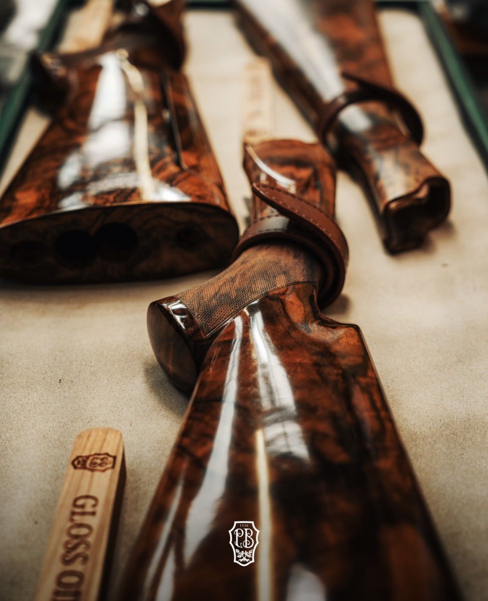 beretta_japan_'s tweet photo. BERETTA PB.Selection
研磨の技に一切の妥協はない。
木目を守り、その色彩を際立たせ作品に命を吹き込む。
#PBSelection #TimelessPerfection https://t.co/CjVr2pGmGj