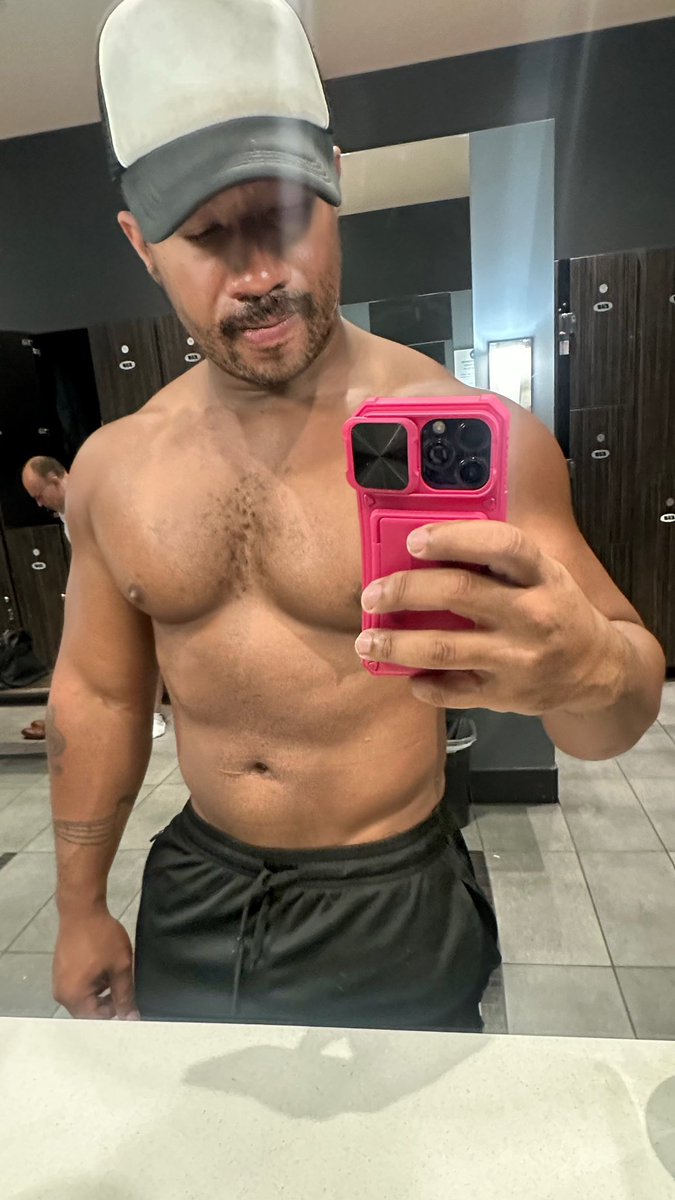 DarkVictoryBC's tweet photo. After 3 weeks away, this is what y’all get https://t.co/2KqyoVIRSk