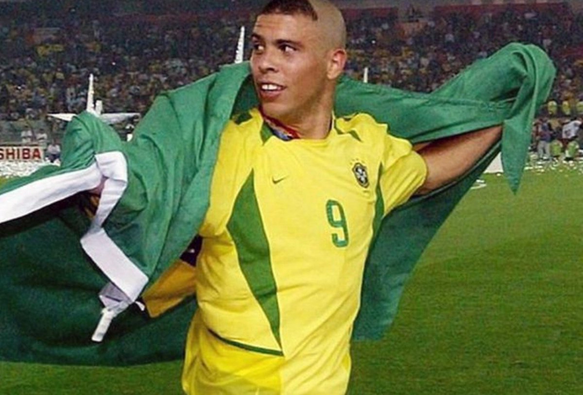 Noitedecopa's tweet photo. 🏆🌍 | Recordes da Copa do Mundo (1930-2026):

🅿️ Participações: 🇧🇷 (23)
🏆 Títulos: 🇧🇷 (05)
🏟️ Jogos: 🇧🇷 (119)
🟩 Vitórias: 🇧🇷 (79)
✅ Vitórias Consecutivas: 🇧🇷 (11) 2002-2006
🔄 Vitórias de Virada: 🇧🇷 (16)
🅿️ Pontos: 🇧🇷 (257)
 % Aproveitamento: 🇧🇷 (71,99%)
🛡️ Maior Invencibilidade: 🇳🇱 (16) 2014-2026
🎯️ Finais: 🇩🇪 (08)
🆚️ Semifinais: 🇩🇪 (13)
🆚️ Quartas de Final: 🇧🇷 (19)
🆚️ Oitavas de Final: 🇧🇷 (13)
⚔️ Mata Matas (Vencidos): 🇩🇪 (35)
🔠 Cabeça de Chave (Grupos): 🇧🇷 (14)
🔠 Liderança (Grupos): 🇧🇷 (17)
⚽ Mais Gols: 🇧🇷 (247)
⚽ Mais Goleadas: 🇧🇷 (28)
🥅 Scoring Games: 🇧🇷 (103)
🚫 Clean Sheets: 🇧🇷 (50)
⚽ Saldo de Gols: 🇧🇷 (+135)
⚽ Artilheiros: 🇧🇷 (05)
🥅 Maior Artilheiro: 🇫🇷 (22) Mbappé
🦶 Maior Assistente: 🇦🇷 (12) Messi

📊 @ArquivoSantista | Noite de Copa