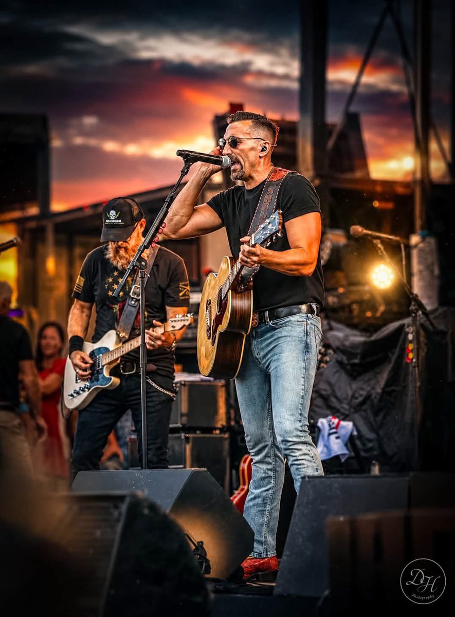 JDSHELBURNE's tweet photo. Check out these Rockin’ photos from our performance at Roostertail Music Festival by Dan Harden Photography https://t.co/5ZNKtOA0Le