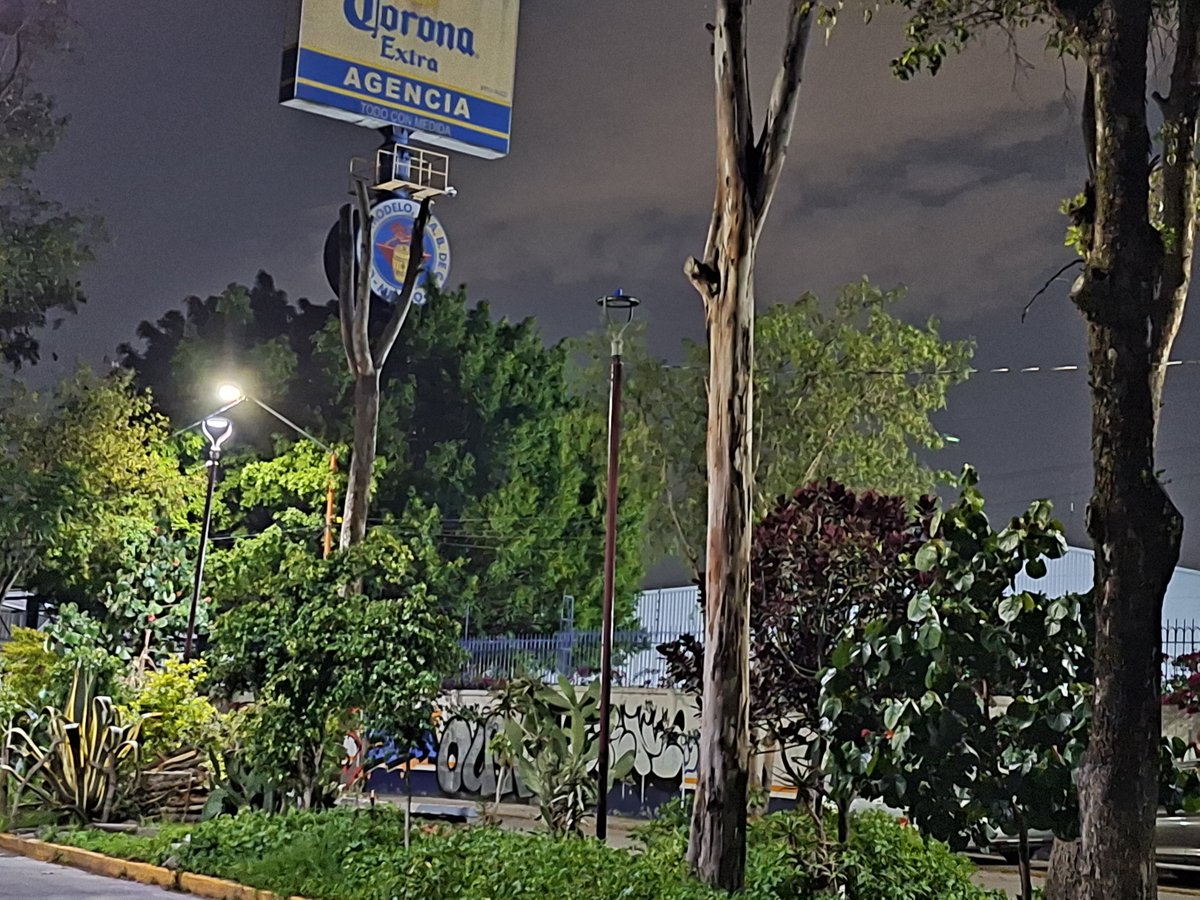locutorelpumba's tweet photo. Nos podrán ayudar con la luz en cultura romana enfrente modelorama las nuevas luces estan fundidas desde hace 4 días @Gob_Tlalne @CFEmx @CFE_Contigo @Edomex https://t.co/tMeV8R5Fio