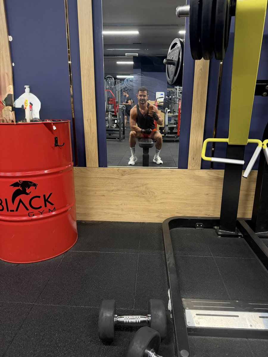 Taner3848's tweet photo. Gym time https://t.co/axi7xCcJuE