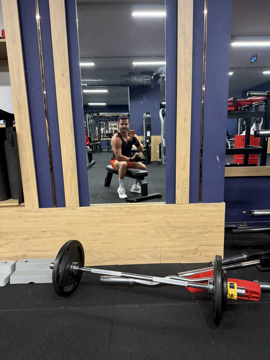 Taner3848's tweet photo. Gym time https://t.co/axi7xCcJuE