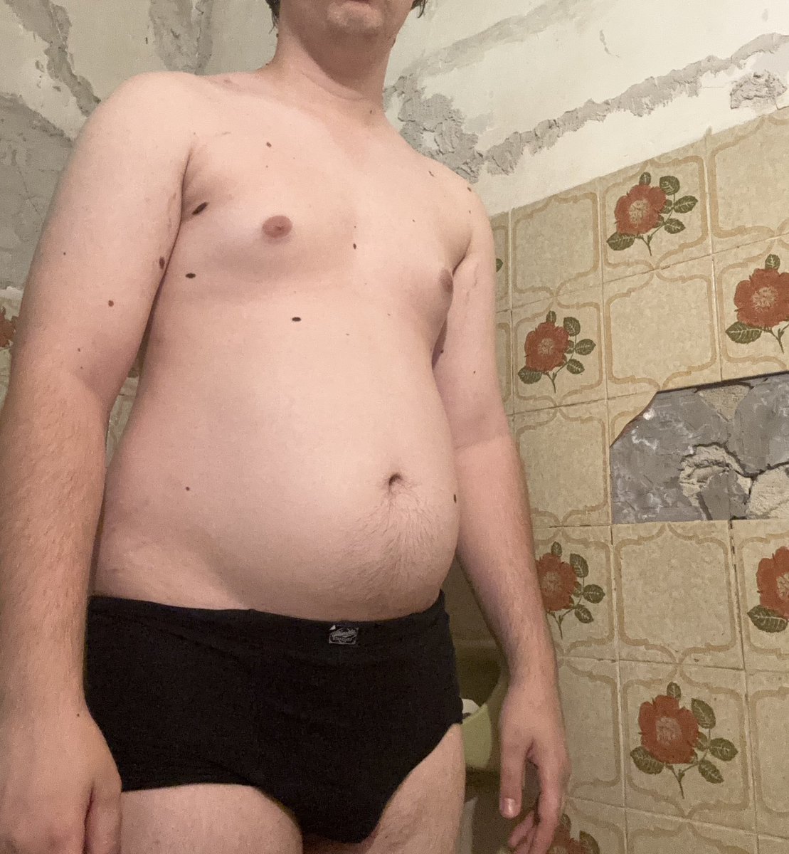 ChubPiggyy's tweet photo. Twink to Pig. #weightgain #feederism #twinkdeath #piggy https://t.co/idUVU1inPS