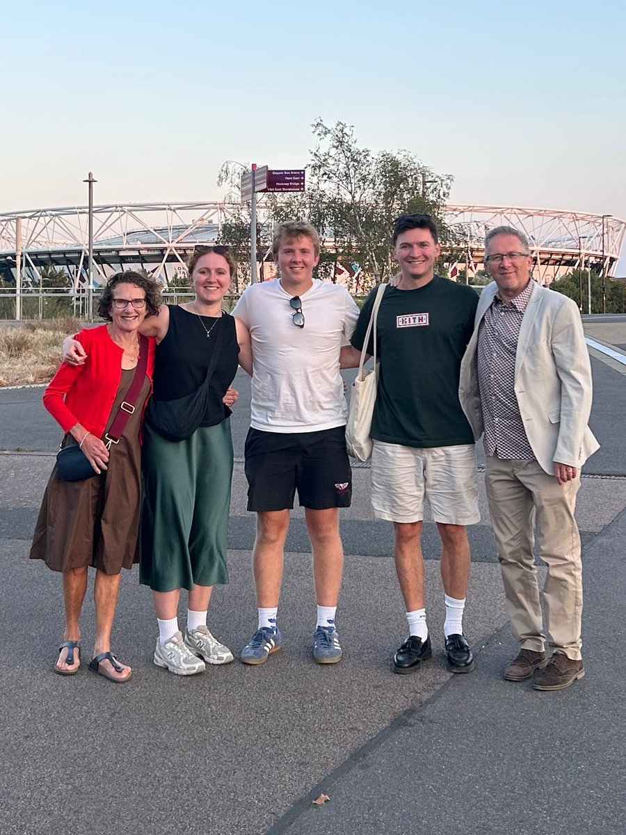 WightmanGeoff's tweet photo. After 60,000 had dispersed from the Novuna London Meet, our family (with nephew) went for pizza round the other side of the stadium. 

Can’t get enough of that magical place

Surely only one crowd that could do justice to the 2029 World Athletics Champs? Decided soon

#backthebid https://t.co/OeqdruNqDs