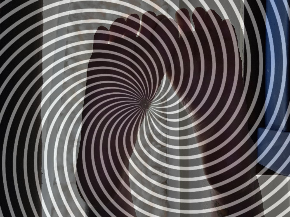 BerriJuniper's tweet photo. Just keep staring into the spiral and think about how good it will feel to relapse 🌀💸 https://t.co/YoBUBZOFmJ