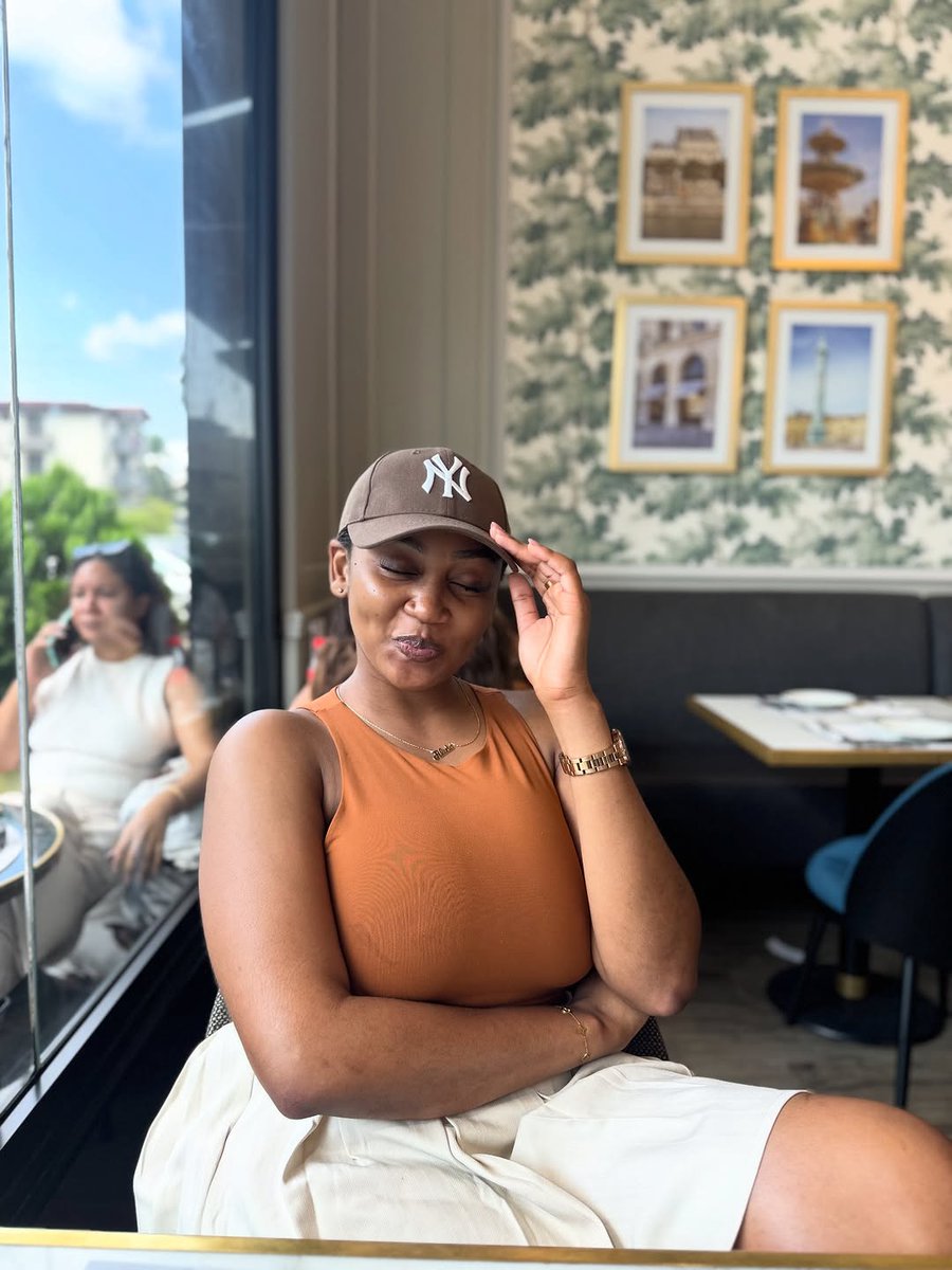elladivine_'s tweet photo. Unbothered 🥂💅✨ https://t.co/zzjXnjat1R