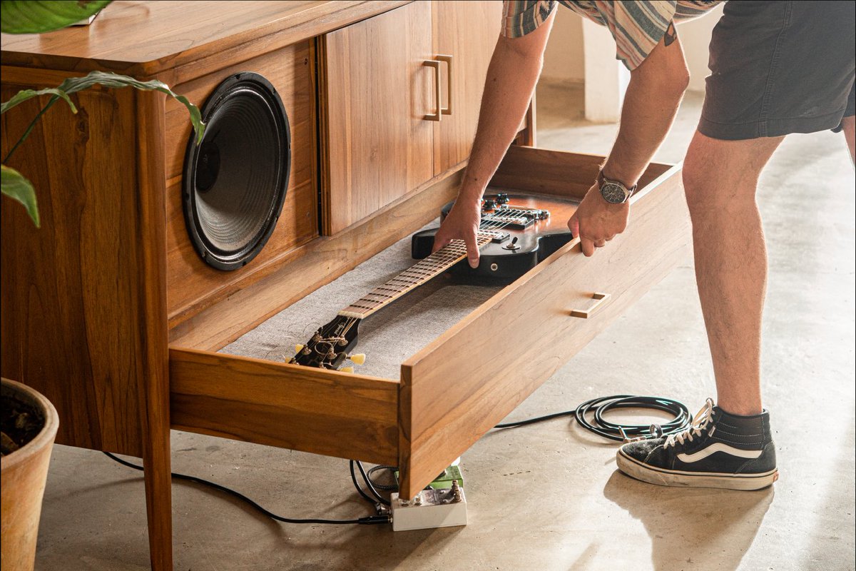 TheMikeNopper's tweet photo. @vampire_weekday Sonoforma makes furniture for musicians. https://t.co/m6WUgpgDb5