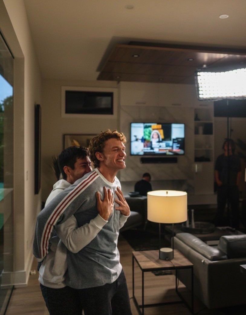 coolblueberryy's tweet photo. They are back together soon :) https://t.co/ikBhkkPBEJ