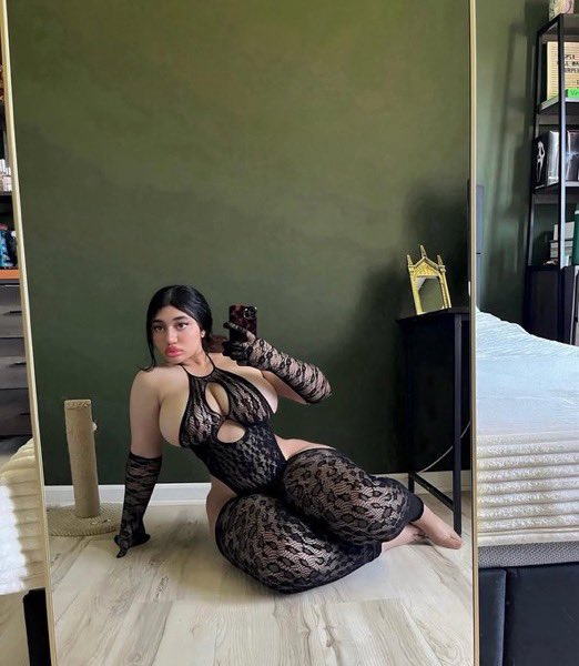 ufw__ma's tweet photo. Open to all fetishes ( Even the firty ones 💩) 😉 Dm for my file when you rt #ofgirl #of #scat #piss #ai https://t.co/Y82CtxRSQz