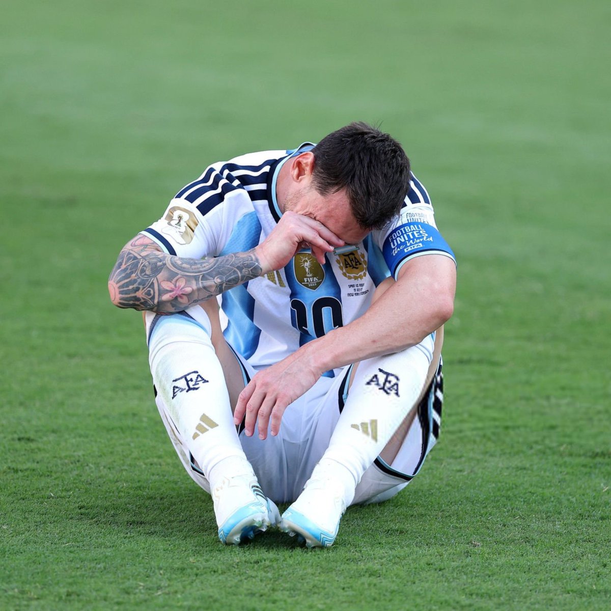 bodegas_vinos's tweet photo. SIMPLEMENTE GRACIAS!!!! ORGULLOSO DE ESTOS JUGADORES Y C TÉCNICO.. EL MEJOR JUGADOR DE LA HISTORIA DEL FÚTBOL MUNDIAL Y LA MEJOR SELECCIÓN ARGENTINA!!! GRACIAS POR TANTO, PERDÓN X TAN POCO!!! 🩵🤍🩵🇦🇷🇦🇷🇦🇷 https://t.co/Cdt5r3fr4A