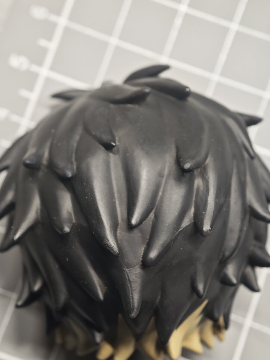 kisutoaa's tweet photo. @nyhsioo I found it on our Russian marketplace for 200 dollars 😭😭

It was scratched and a strand of hair was torn out. But...I draw and sculpt with clay? For me this is not a problem

I spent a year looking for a normal price 😭😭 https://t.co/dgIFTYZkK2
