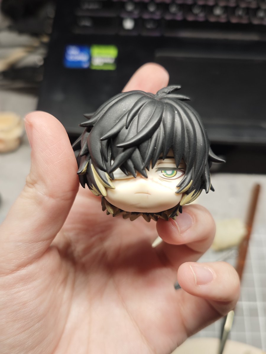 kisutoaa's tweet photo. @nyhsioo I found it on our Russian marketplace for 200 dollars 😭😭

It was scratched and a strand of hair was torn out. But...I draw and sculpt with clay? For me this is not a problem

I spent a year looking for a normal price 😭😭 https://t.co/dgIFTYZkK2