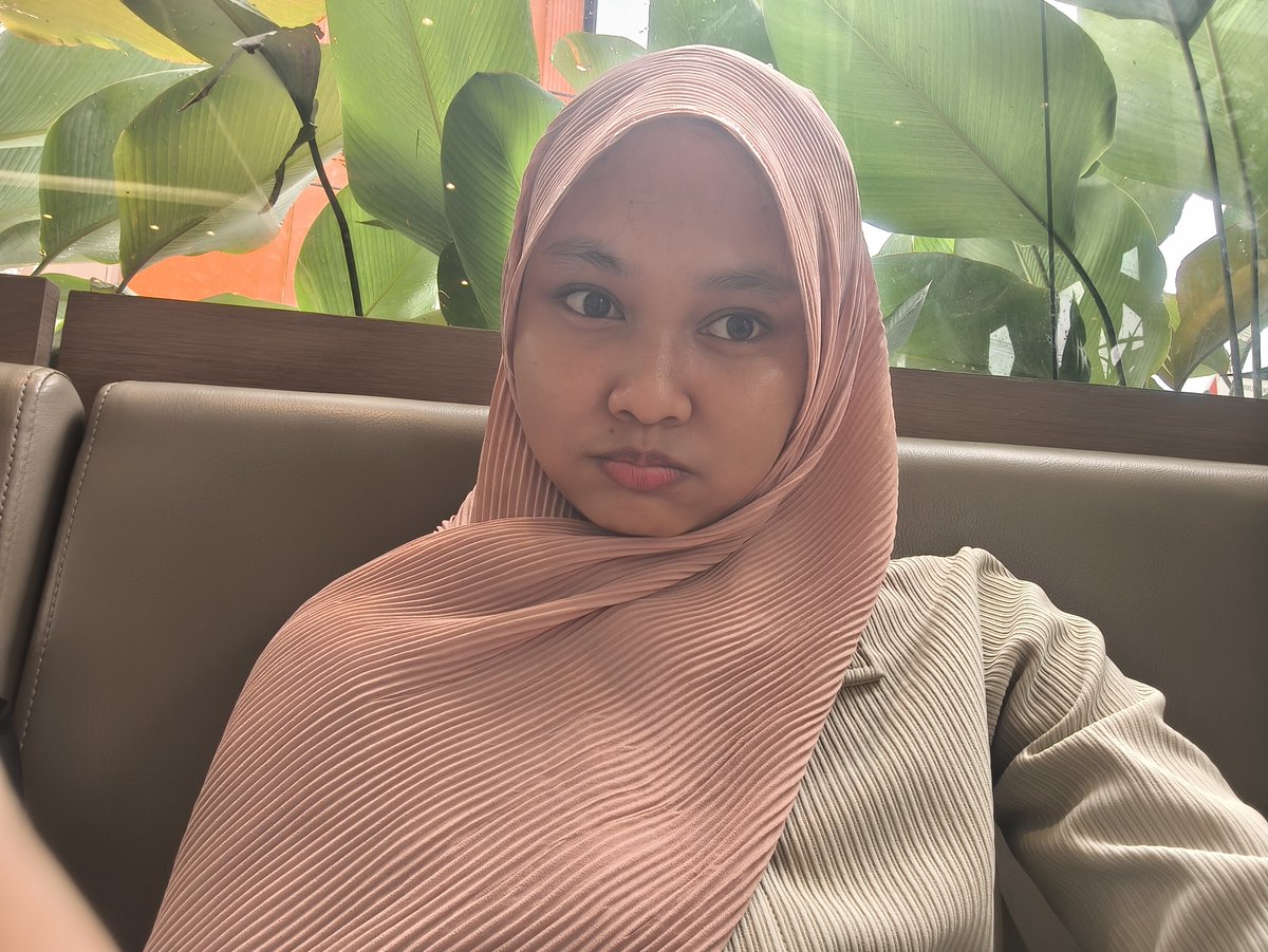 only1bczu's tweet photo. Kopken Multatuli, skripsian sama bilew. Hepi karna setidaknya skripsi ku itu adalah yg dikerjain walau egk banyak 😛 https://t.co/H2e8RxGZcN
