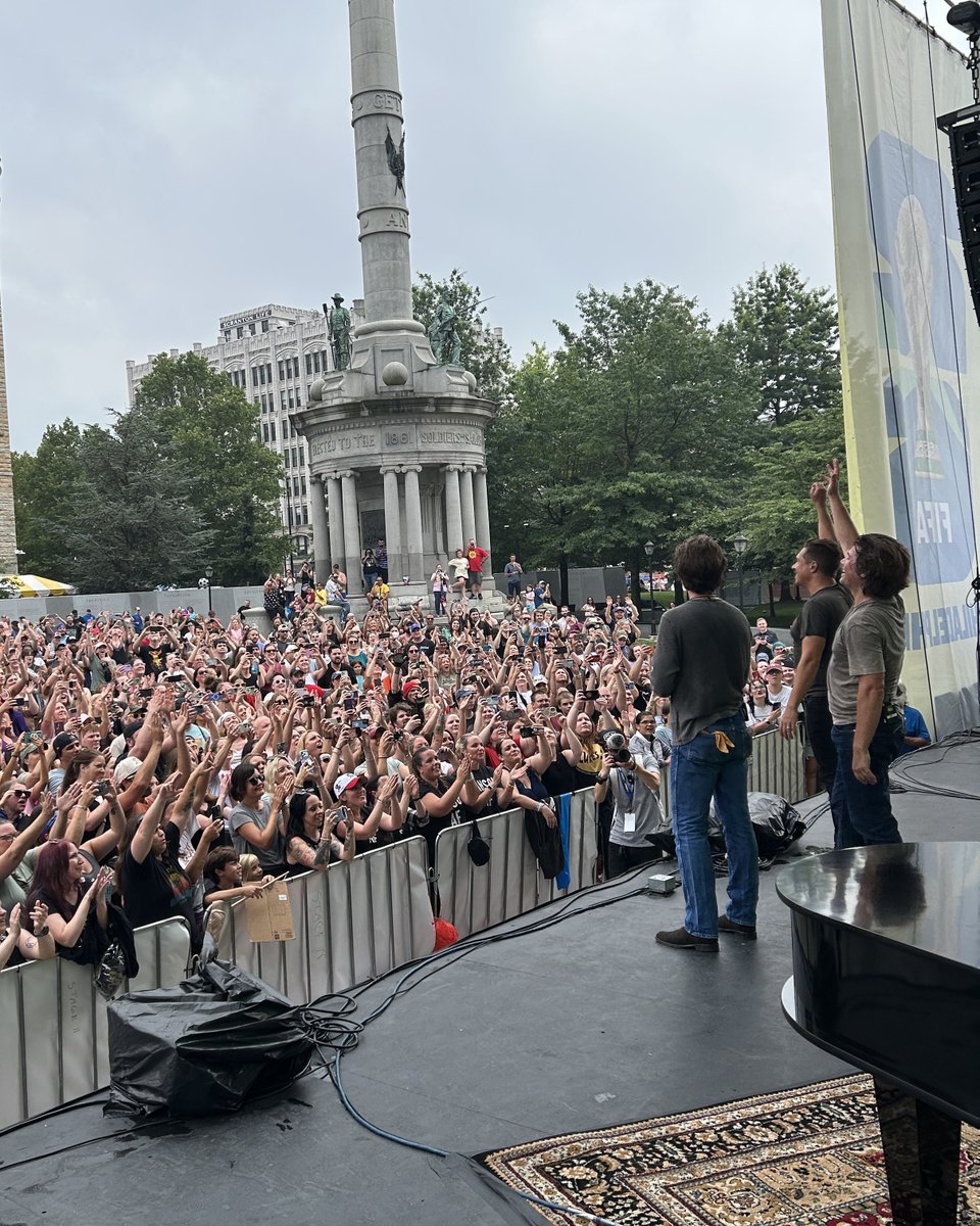 hansonmusic's tweet photo. What a weekend! Hyannis, Lincoln, Scranton, and Cohasset, thanks for coming out and hanging out with us, we had a blast! https://t.co/esHqIveRCR