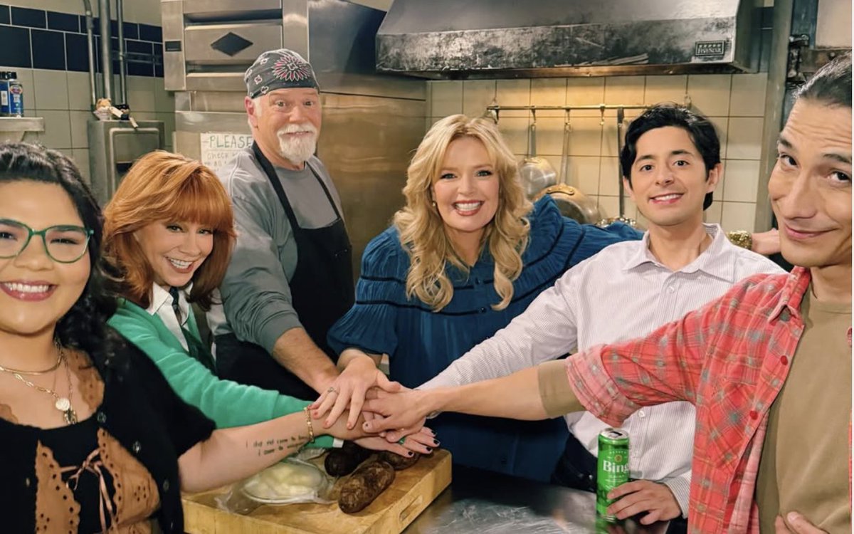 Hugobosstc's tweet photo. This conversation reminded me to stay inspired and to always be ready for when your opportunity comes! Michael Hanel talks about his long collaboration with Reba McEntire on shows like #REBA #HAPPYSPLACE Season 3! https://t.co/3uHjzvuevu