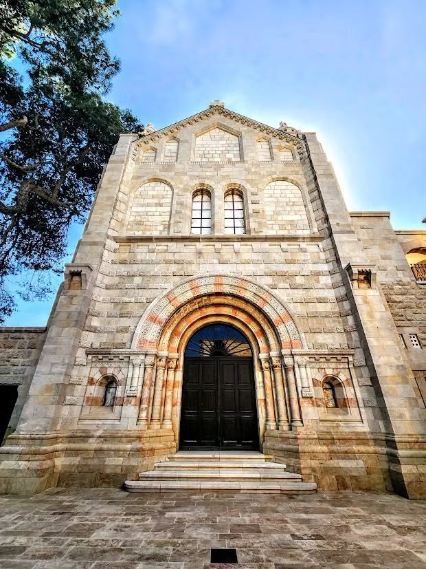 NirTopper's tweet photo. In Hebrew Dormition sounds line Dor-from-Zion,
but there's no connection to Zion. What?
3 min read: https://t.co/ja0GjtXBxN
And also on my Blog: https://t.co/zIGfhvTYYn

#nir_topper #tourguide #history #society #culture #israel #travel #tourism #jerusalem #mountzion #dormition https://t.co/krI8dr1mVx