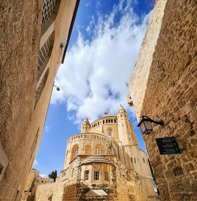 NirTopper's tweet photo. In Hebrew Dormition sounds line Dor-from-Zion,
but there's no connection to Zion. What?
3 min read: https://t.co/ja0GjtXBxN
And also on my Blog: https://t.co/zIGfhvTYYn

#nir_topper #tourguide #history #society #culture #israel #travel #tourism #jerusalem #mountzion #dormition https://t.co/krI8dr1mVx