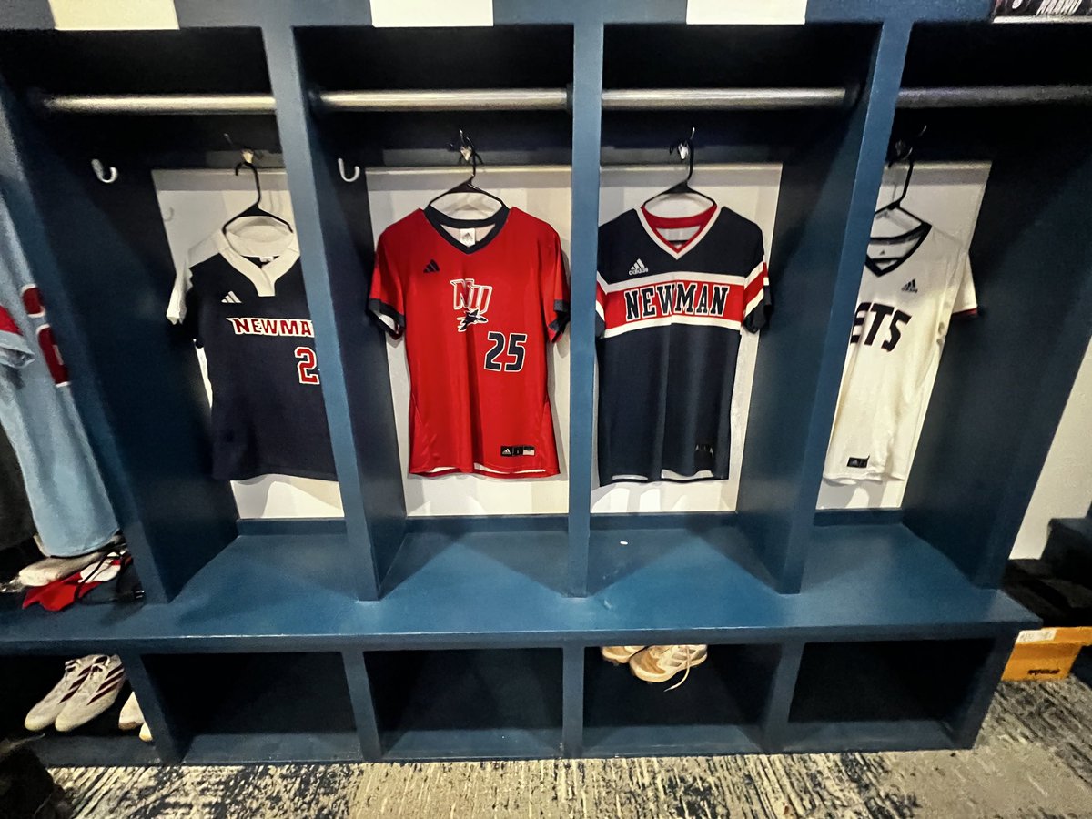 NewmanJetsSB's tweet photo. @SoftballPortal Newman University still has roster spots available for the upcoming year. We are seeking a strong pitcher and outfielder, 2026 grad or transfer. Please contact Coach Henning henningb@newmanu.edu or Coach Kuntz kuntzt@newmanu.edu for more information. https://t.co/gFWMEF9i59