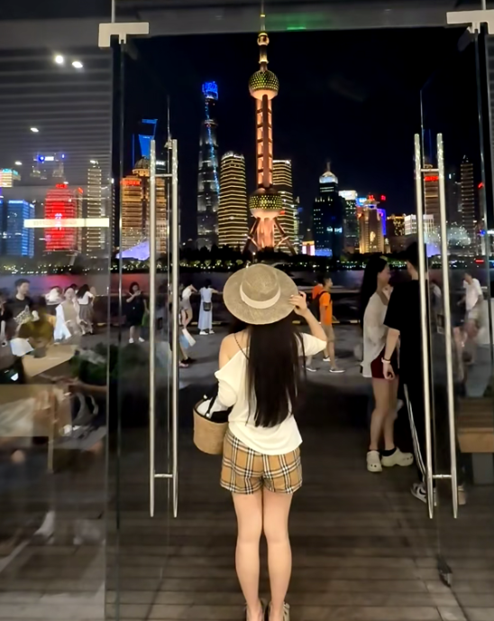 MatthiasGeik1's tweet photo. #上海 搭子。频率每月两三回
。别问我想不想你。说中了的举手，懂的来评论区报到 https://t.co/Xy3A6cw9pD