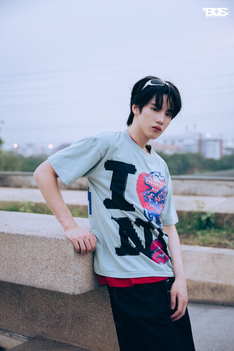 BUS_SONRAY's tweet photo. LOSER SHOT ❤️‍🩹
#NEXnattakit &amp; #PHUTATCHAI 

BUS ‘รักมักยาก (Lover Loser)’
OFFICIAL MUSIC VIDEO
🔗: https://t.co/Q0kdGMJQSR

MUSIC ON ALL STREAMING
🔗: https://t.co/7HHDNdiul6

#BUS_รักมักยาก_MV
#BUS_รักมักยาก
#BUSbecauseofyouishine
#SONRAYMUSIC https://t.co/YAq8ueq5xB
