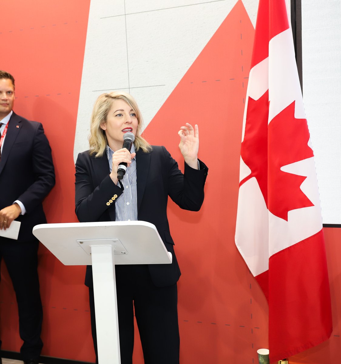 ISED_CA's tweet photo. The Canada Pavilion at #FIA2026 is now open. ✈️

Discover the companies, innovation and expertise behind Canada’s aerospace sector. With exports reaching more than 170 countries, it has a truly global footprint.

https://t.co/1mbUVU6bDJ https://t.co/NPmNupAu3h