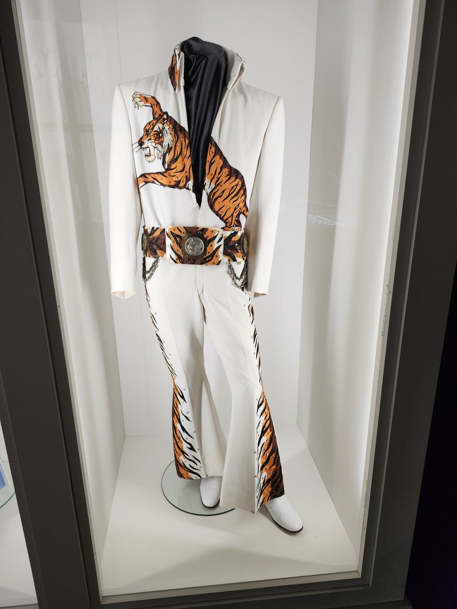 SnethenStl's tweet photo. @ElvisPresley @VisitGraceland https://t.co/e4MgvO17xG