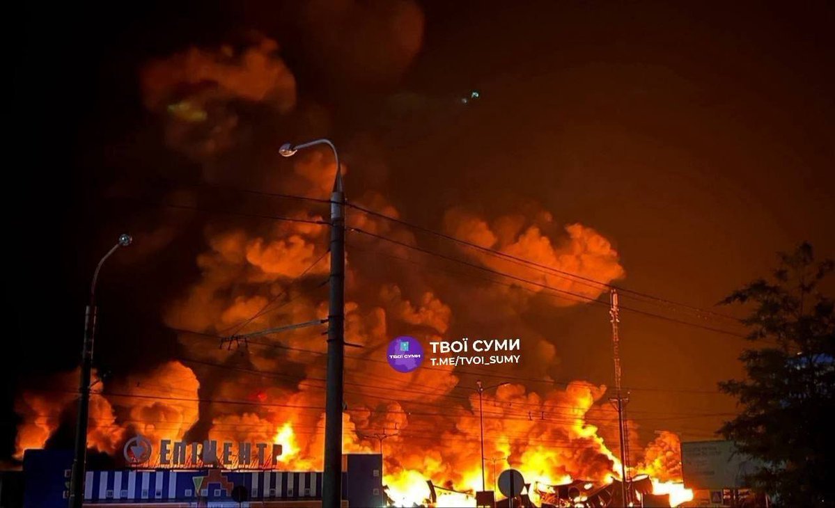 Ricardo_1934's tweet photo. #URGENTE INFERNO EM #SUMY, NA UCRÂNIA https://t.co/h28rtF36ew